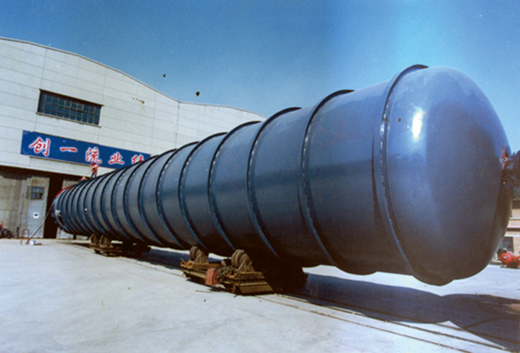 1999年8月齊魯石化煉油廠(chǎng)精餾塔