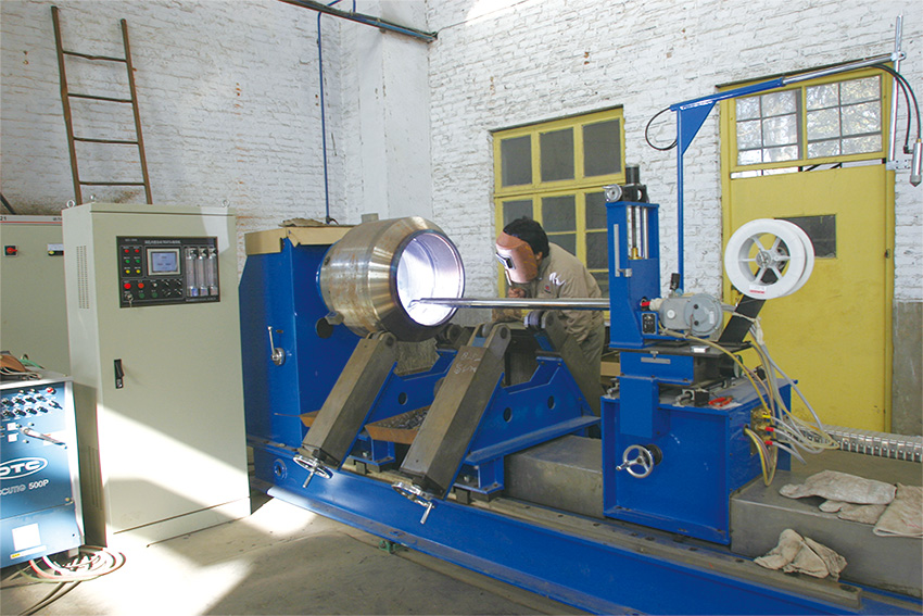 小孔內(nèi)壁堆焊機(jī)