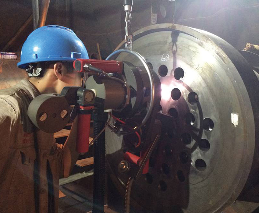 法國保利蘇迪公司生產(chǎn)的PS406-2型專用深孔焊焊機(jī)